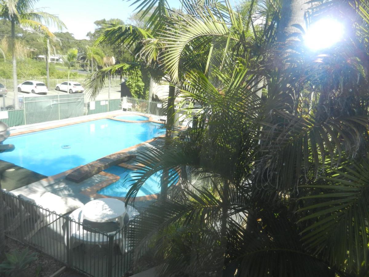Oceanside Hawks Nest Hotel Exterior photo