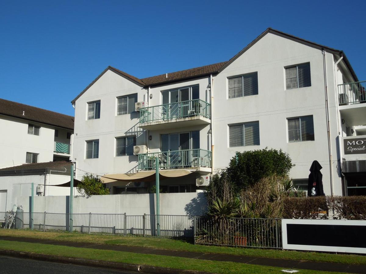 Oceanside Hawks Nest Hotel Exterior photo