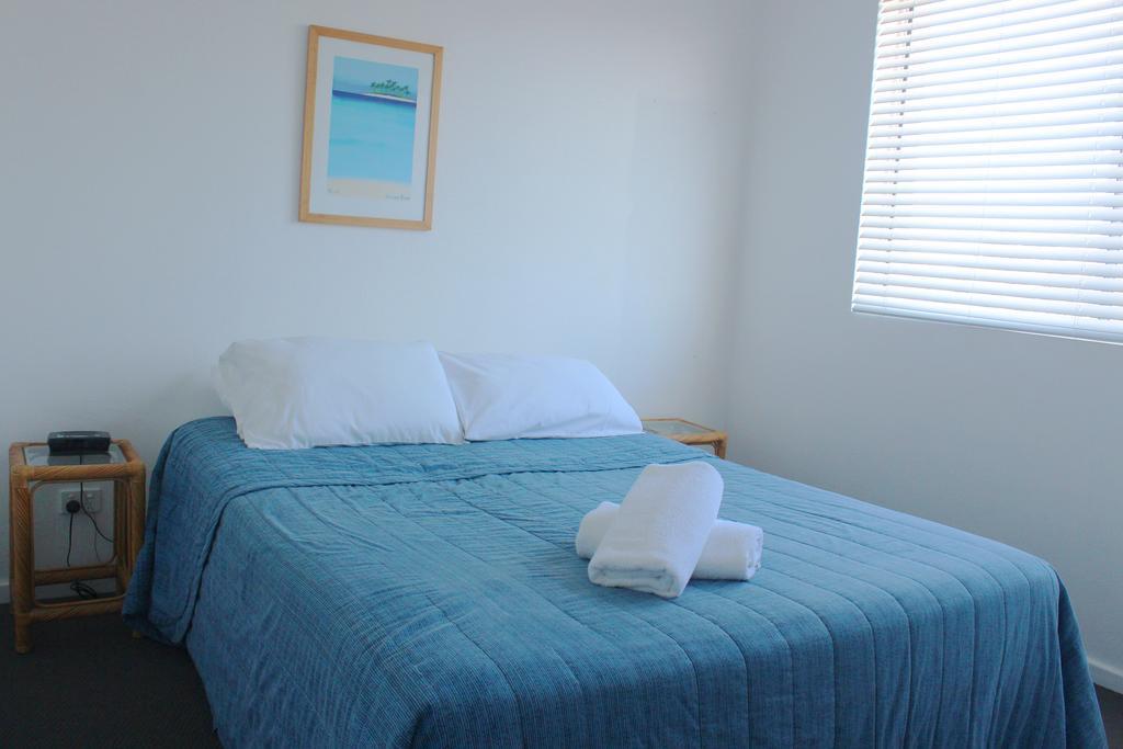 Oceanside Hawks Nest Hotel Room photo